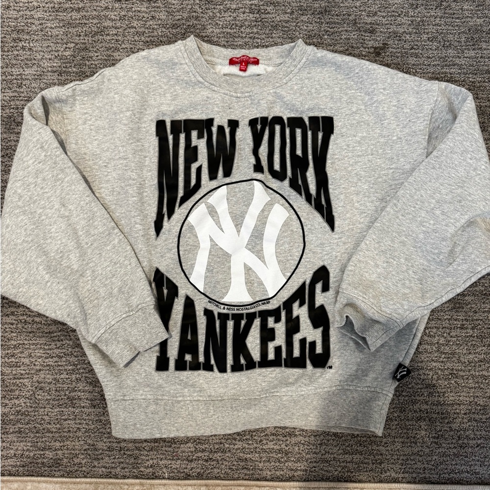Women’s Yankees Sweatshirt